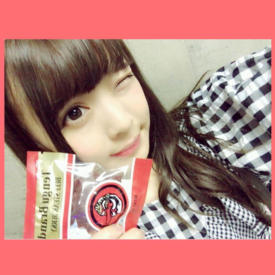 木月沙織のインスタグラム：「きのうのワンマンライブでご紹介させていただいた、Tenguのビーフジャーキー(´,,・ω・,,｀) ちびっこの頃からの「ごほうび」がこのTenguのジャーキーだったんだぁ…大好物です🐮放課後プリンセスを応援してくださっていると聞いたときはほんとにたかまった…！！！ #tengu #ビーフジャーキー #ジャーキー #beef #jerky #大好物 #ほっぺ落ちた #ごほうび #放課後プリンセス #放プリ #ありがとうございます」