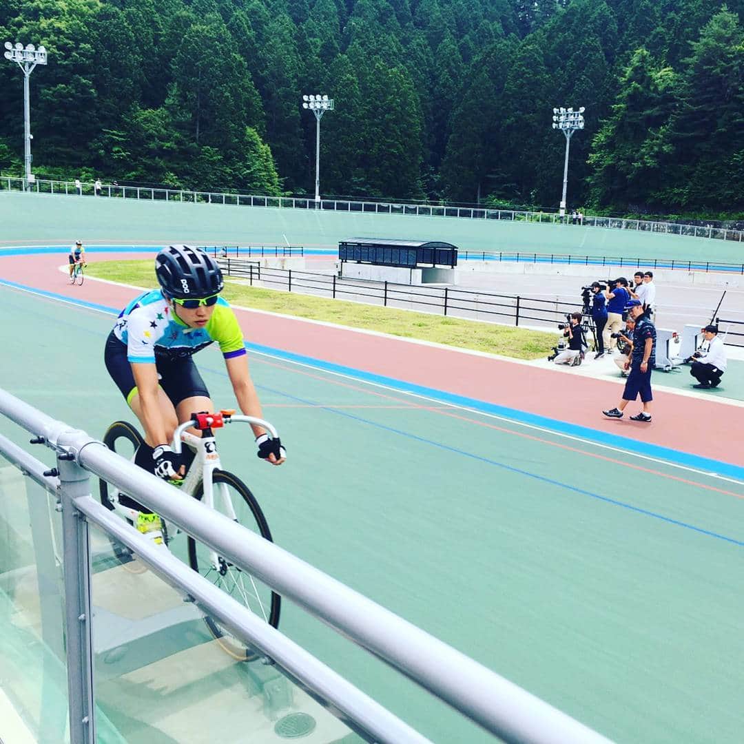 小平奈緒さんのインスタグラム写真 - (小平奈緒Instagram)「昨日は公開練習日でした👊 なるべくしてなるように、やるべきこと学ぶべきこと、身につけるべきことを着実に💡 #Oakley #オークリー #スピードスケート #MBK #ピストバイク #競輪 #roadtopyongchang2018」7月14日 11時40分 - nao.kodaira
