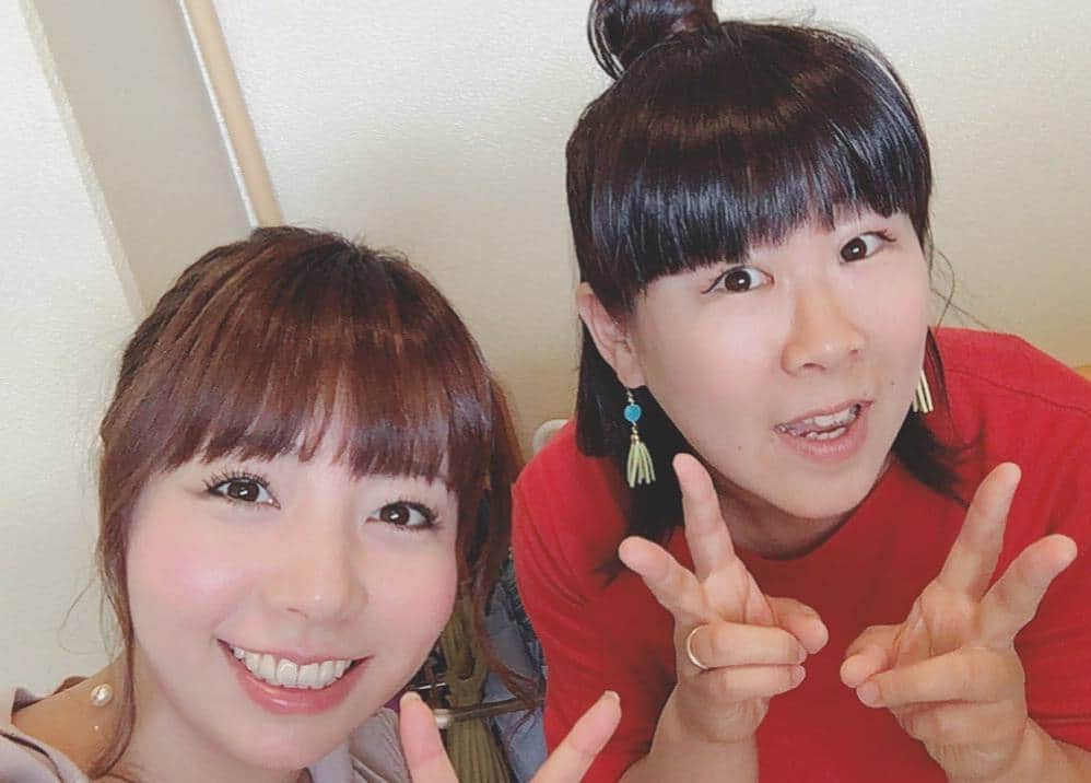 岡友美さんのインスタグラム写真 - (岡友美Instagram)「#新喜劇 #まみちゃん #可愛い過ぎかっ #ほっぺたもちもちつるつる #美人姉妹 #演歌好き #前田まみ #青空岡」7月14日 18時39分 - okatomo38