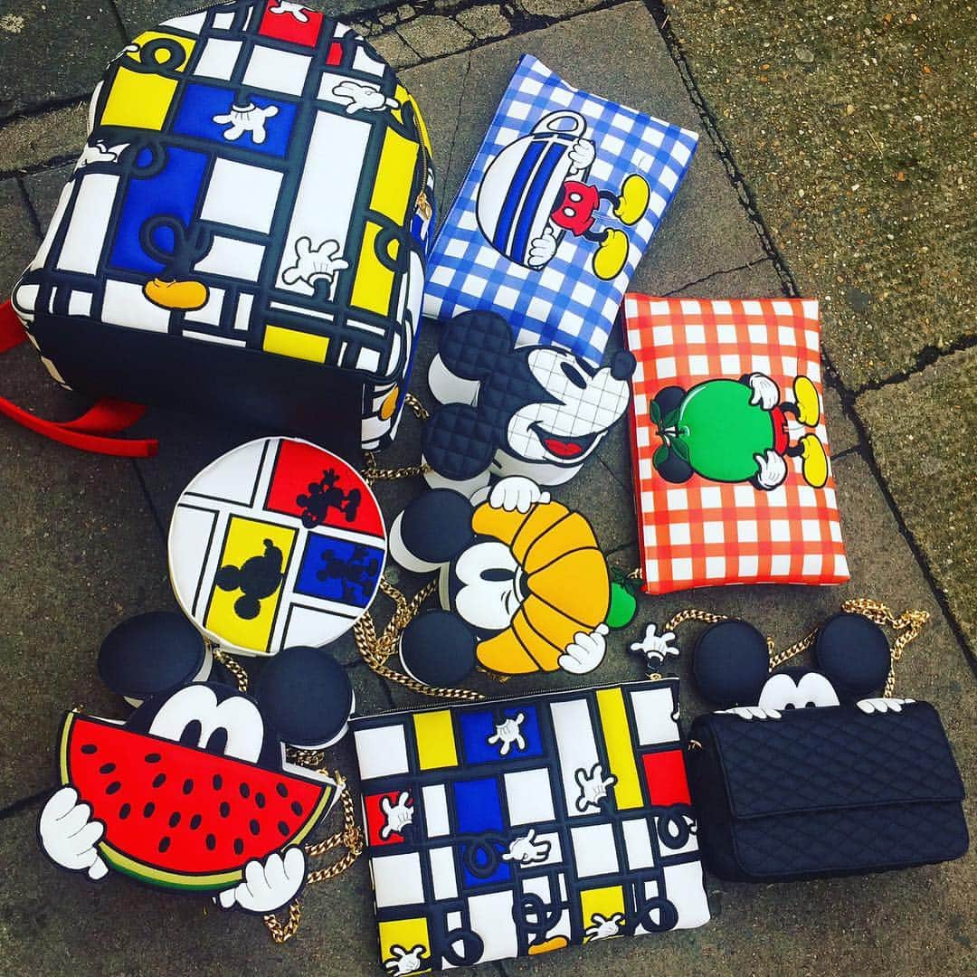 ロドニクのインスタグラム：「💥Mickey Mouse🐭bags🇬🇧 @therodnikband x @disney #therodnikband #mickeymouse #disney #popartlife #popbags #london RTW collection on @yoox 💥🚀🚀🚀🚀」