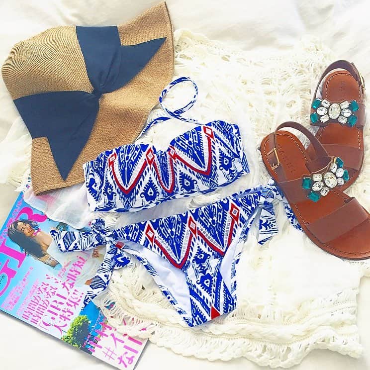西山真以さんのインスタグラム写真 - (西山真以Instagram)「* 今月の @andgirl_jp の旅バッグの中身ページでも紹介させてもらった、@calzedonia のビキニ👙は、 海外の綺麗な海に映えそうな鮮やかなカラーリングが可愛いくてお気に入り♡ またどこか旅に出たくなる…✨✈︎ . #calzedonia #🇮🇹 #swimwear #bikini  #beachwear  #thankyou #2017 #summer」7月15日 17時48分 - mai0830