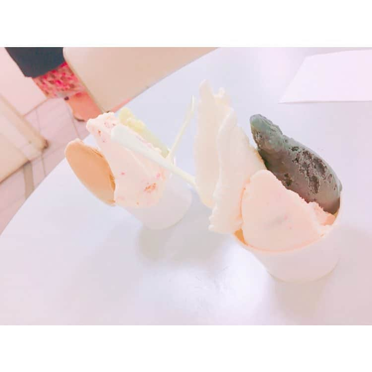 相澤瑠香さんのインスタグラム写真 - (相澤瑠香Instagram)「🍨 #gelato #sweets #ice #cold #summer #yammy #strawberry #cheesecake #vanilla #blacksesame」7月15日 21時52分 - i_ruka0522