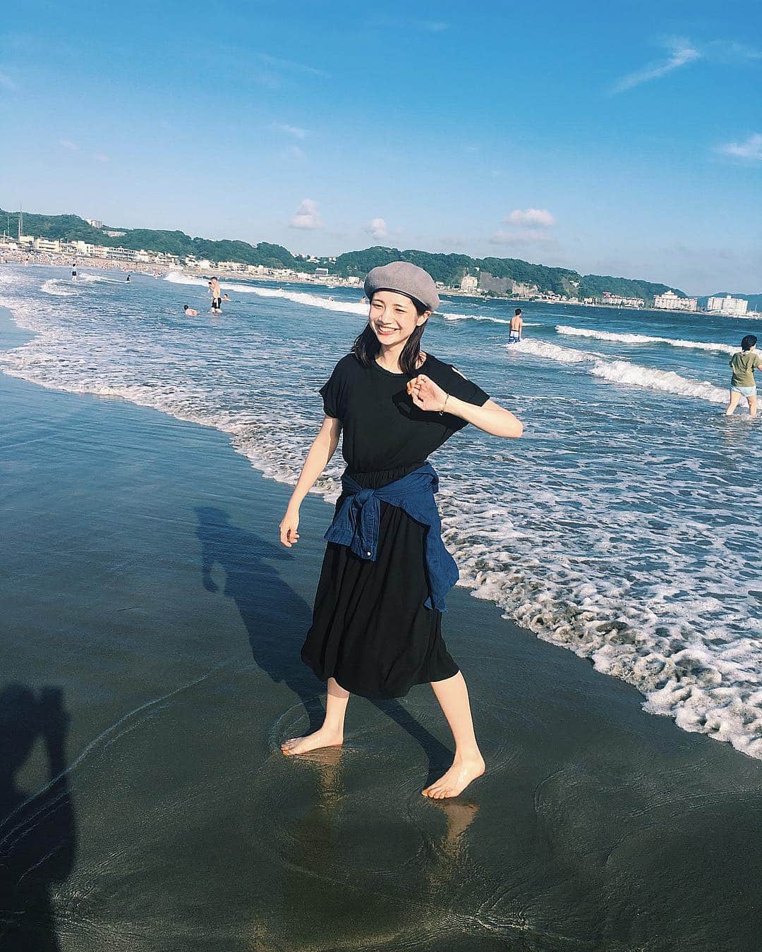 宮崎葉さんのインスタグラム写真 - (宮崎葉Instagram)「太陽さんさんで 足だけじゃつまらんでした。 全身つかりたかった！ 今日はいい天気やったね☺️ #鎌倉 #由比ヶ浜」7月15日 22時31分 - you_miyazaki