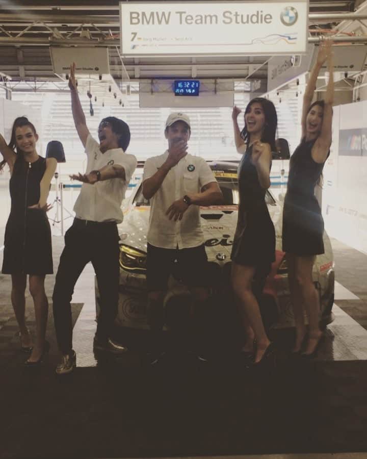 のインスタグラム：「Have a sweet dream ...🌙 #muse #bmw #bmwmotorsport  #bmwteamstudie  #teamstudie #teamstudiemuse #supergt2017 #sabonjapan #大里莉楠  #畑井咲耶 #初音」