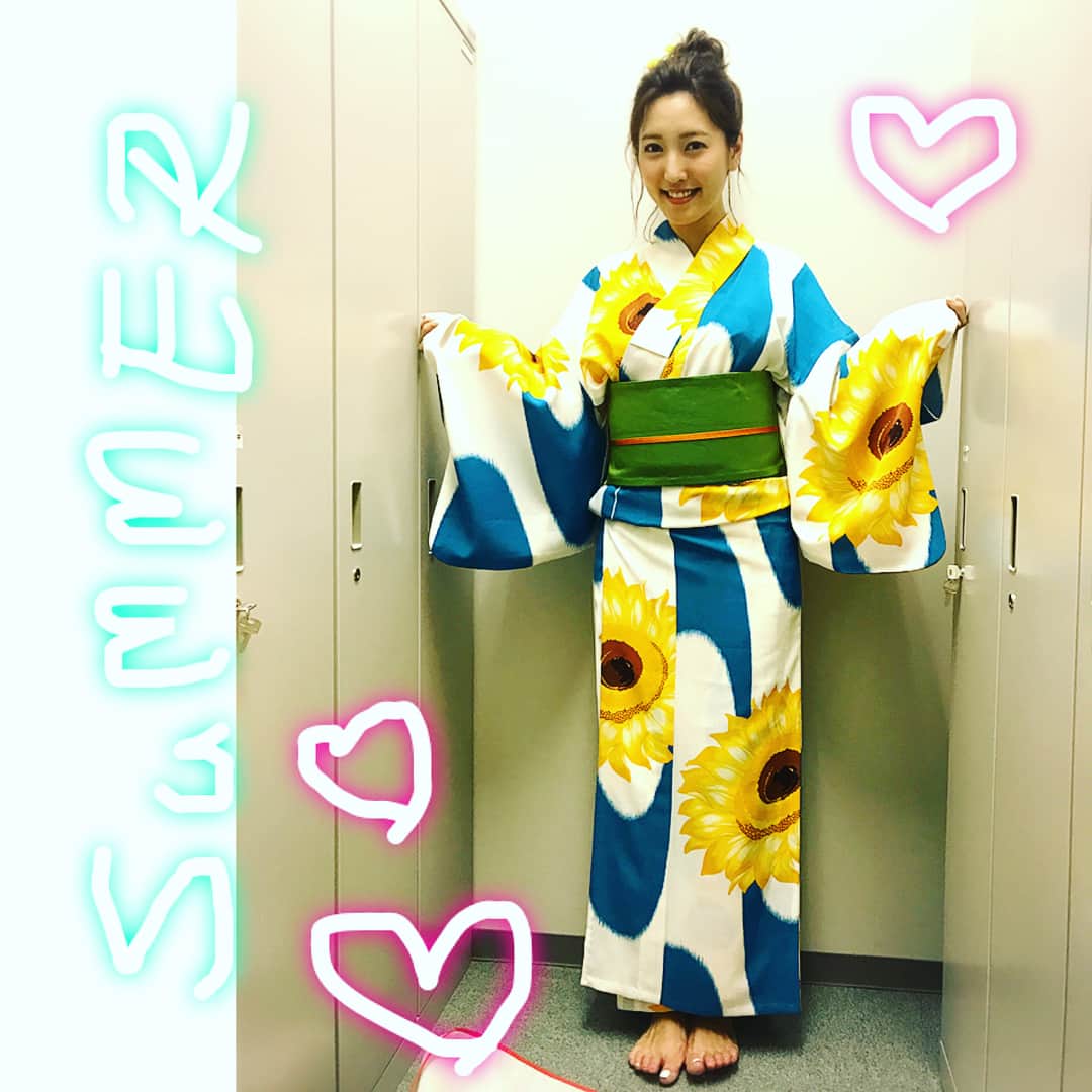 小澤陽子さんのインスタグラム写真 - (小澤陽子Instagram)「先週の#でこっぱち 😳✨ 自分の #オンエア史上初挑戦 でした‼️笑 かなり抵抗あったな〜💦 #今年初の浴衣👘 も、#大好きなひまわり🌻 で、とっても嬉しかったです☺️🎵 ちなみに#佐野と小澤の短冊🎋 は、こんなお願いになっておりました。笑  今日は下ろそう〜っと🤔🌟 #みんなのKEIBA #福島競馬場🏇 #ヘアスタイル #hairstyle #衣装 #ファッション #fashion #アナウンサー #アナウンサーヘア #アナウンサー衣装 #アナウンサーファッション #おざよーtrip✈︎」7月16日 9時58分 - yoko.ozawa729
