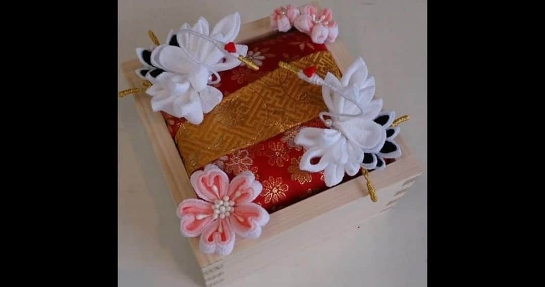 晴レの日｜HARENOHIのインスタグラム：「和婚専門店晴レの日の『花嫁DIYで和のリングピロー』特集♪ ・ そして更に！ ８月は、プレ花嫁さん応援企画　参加費無料「和のリングピロー作り」ワークショップを開催します♪世界にひとつだけのリングピローで結婚式をしませんか(*´∀｀*)♡ 【お申し込みはこちら↓】 http://www.harenohi.cc/blog-news/2017/29455  和婚のことなら、なんでも！晴レの日へお任せください！」