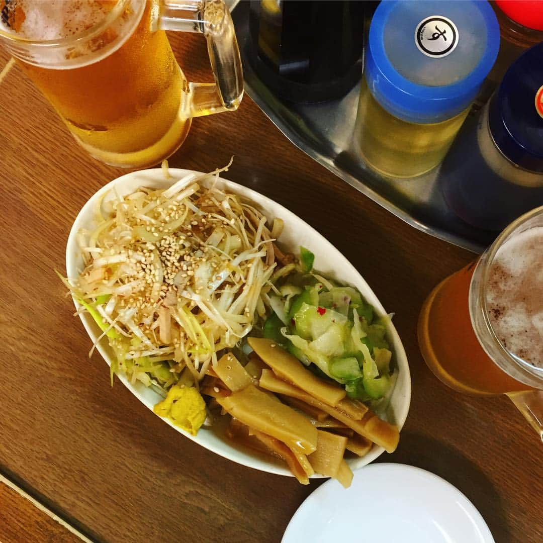 ヤミーさんのインスタグラム写真 - (ヤミーInstagram)「おつまみ3点盛り400円。ねぎチャーシュー美味しい。 ねぎチャーシューラーメンのねぎ山盛りが後ろを通った。 それも気になる。 世田谷餃子巡り2軒目は、豪徳寺「代一元」。 #餃子巡り #ギョーザホリック #世田谷ミッドタウン #せたがやンソン #豪徳寺 #街中華」7月16日 20時01分 - ym_3stepcooking