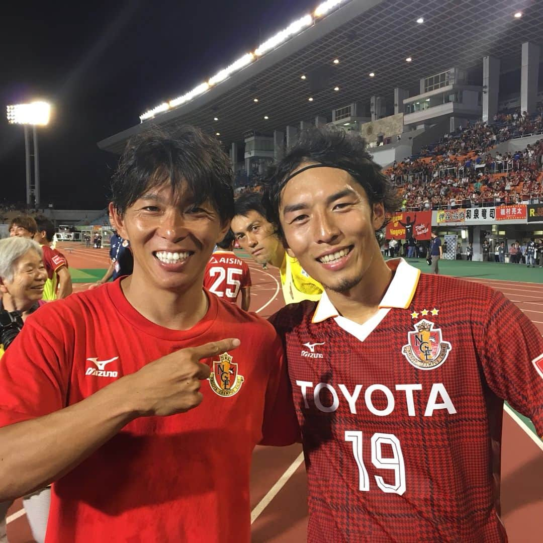 名古屋グランパスさんのインスタグラム写真 - (名古屋グランパスInstagram)「#1-0勝利 #押谷祐樹  #佐藤寿人  #渋谷飛翔  #宮原和也 #磯村亮太  #櫛引一紀  #酒井隆介  #田口泰士  #ワシントン  #小林裕紀  #杉森考起  #楢﨑正剛  #古林将太  #田鍋陵太  #矢田旭  #深堀隼平  #シモビッチ  #杉本竜士  #grampus  #名古屋グランパス  #jleague  #Jリーグ #明治安田生命j2リーグ  #前へ」7月16日 23時00分 - nagoyagrampus