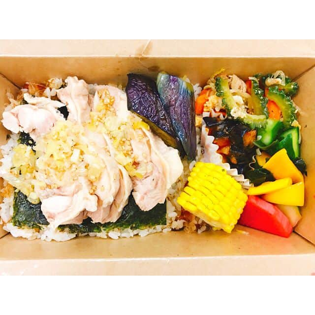 中田奈沙さんのインスタグラム写真 - (中田奈沙Instagram)「Today's lunch box🍱✨ @sancha.sunfish 《SUNFISH MARKET》のゆで鶏 ネギ塩ダレ😗 ここのお弁当大好きなので、テンションアップ💪 * #奈沙ログ * * #lunch #bento #catering #sunfishmarket #chicken #gourmet #yum #yummy #foodie #foodporn #foodpic #instafood #foodstagram #foodgasm #tokyo #japan #instagood #instalike #instadaily #ランチ #弁当 #おしゃれ #お弁当 #ヘルシー #おいしい #グルメ #サンフィッシュマーケット #東京 #ケータリング」7月17日 14時39分 - nasa_nakada