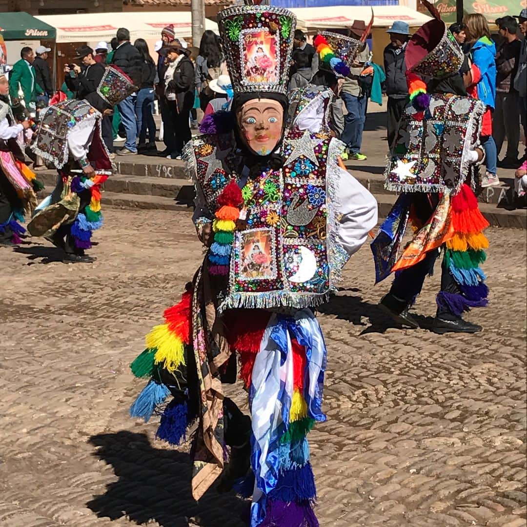ウィットニー・バンスさんのインスタグラム写真 - (ウィットニー・バンスInstagram)「Peru 🇵🇪❣ #Pisac #SanPedro #mercados #PachamamaConexionFestival #facepaintalways #HareKrishnas #feelinglikealocal」7月18日 2時15分 - wjvw
