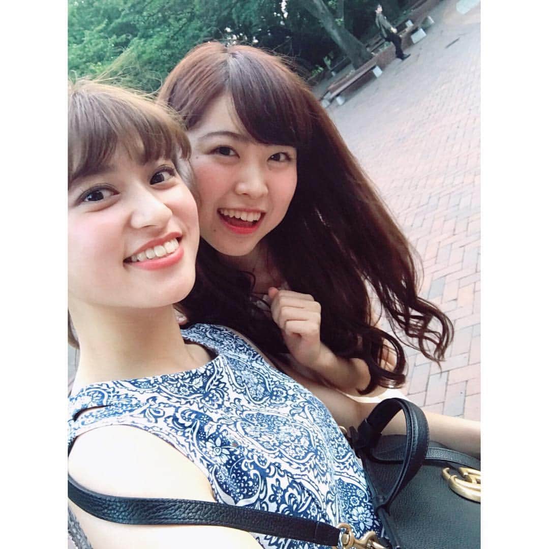 福岡真菜のインスタグラム：「昨日はNo.3まゆさんのお誕生日でした🎂💕💐 ということでツーショット✨  明日会えるのが楽しみ😆  今日もポチッとお願いします🌻💕 https://misscolle.com/gakushuin2017/vote #missgakushuin2017 #学習院 #ミスコン #gakushuin」