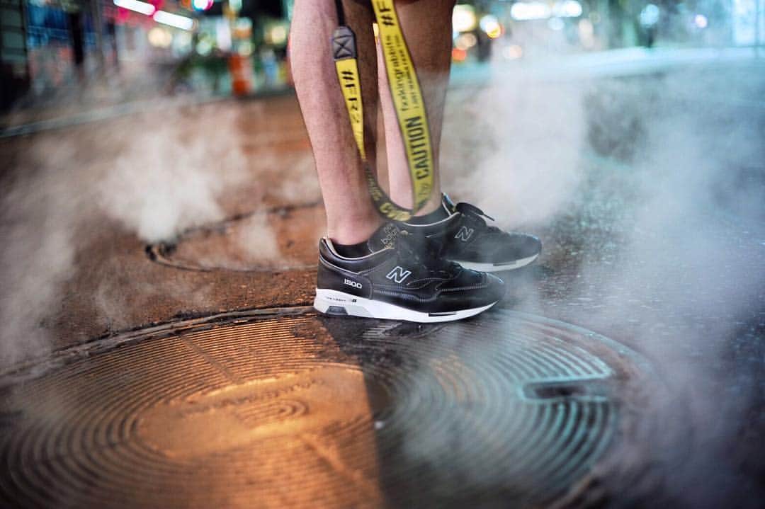 石川涼のインスタグラム：「今回の旅のお供は昔買ったニューバランスM1500の黒レザー。  #NYC#newbalance#m1500#FR2#fxxkingrabbits #leica#leicam#m240#leicacamera」