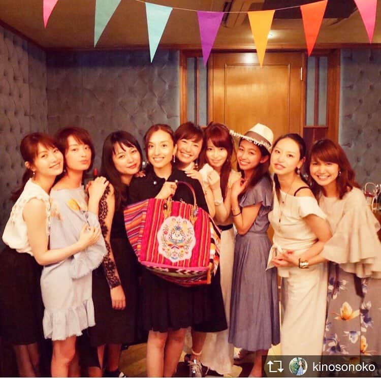 佐藤めぐみさんのインスタグラム写真 - (佐藤めぐみInstagram)「超絶美人で、ジャズ唄えて、絵も描けて、映画も作って！あなたはどこまでゆくの🎵お誕生日おめでとう！ 一緒にNYまた行きたいね。🗽 #お誕生日ウィーーーーク🎂  Repost from @kinosonoko @TopRankRepost #TopRankRepost HAPPY BIRTHDAY💝💝💝YURIFA🌹💋💕大好きな本当に美しい人💠💠 プレゼント🎁はゆりにぴったりのバック👼メキシコの文化が詰まったコラボレーションのもので、絶対ゆりふぁの為に作られたとみんなが思った愛の詰まったバックでした✨✨✨✨✨✨✨ #summer #夏 #birthdayparty #バースデーパーティー #お誕生日会 #🎂 #wotermelon #スイカ #🍉 #mexico #メキシコ #🇲🇽 #christianlouboutin #クリスチャンルブタン  #ルブタン #今一番行ってみたい国メキシコ」7月17日 20時25分 - meguuuuusuke