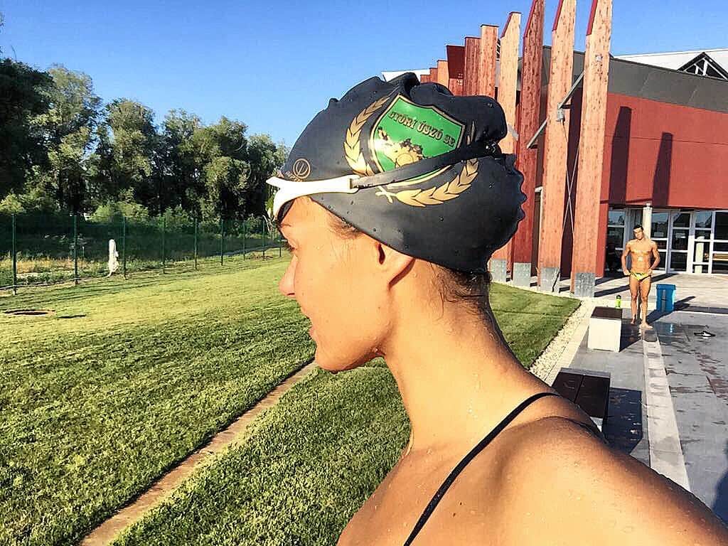 ズザンナ・ヤカボスのインスタグラム：「🐧 #győriúszósportegyesület」