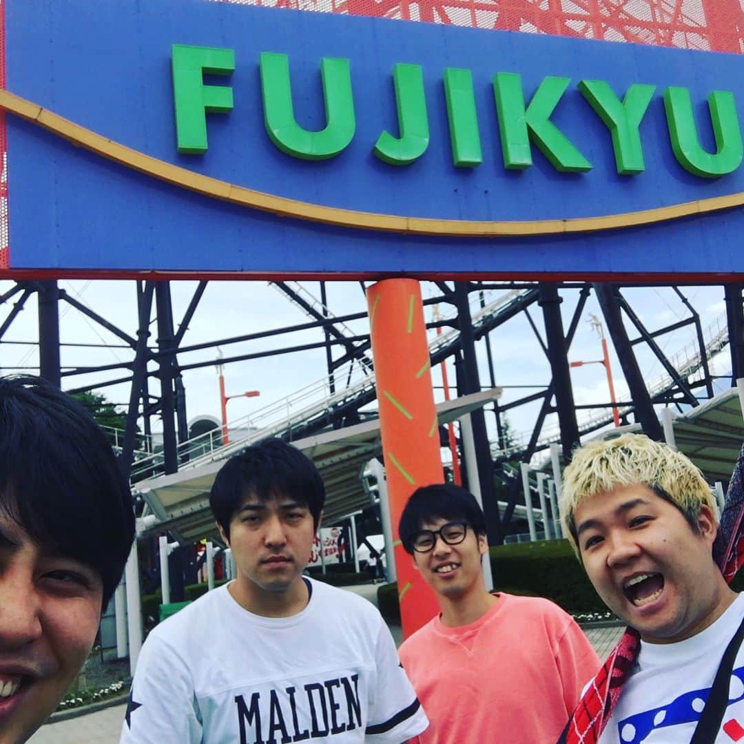 岸健之助のインスタグラム：「さすが富士急様！ 楽しゅうございました。 岸 健之助  #ダイタク大 #ニューヨーク屋敷 #サンシャイン信清 #ネルソンズ岸」