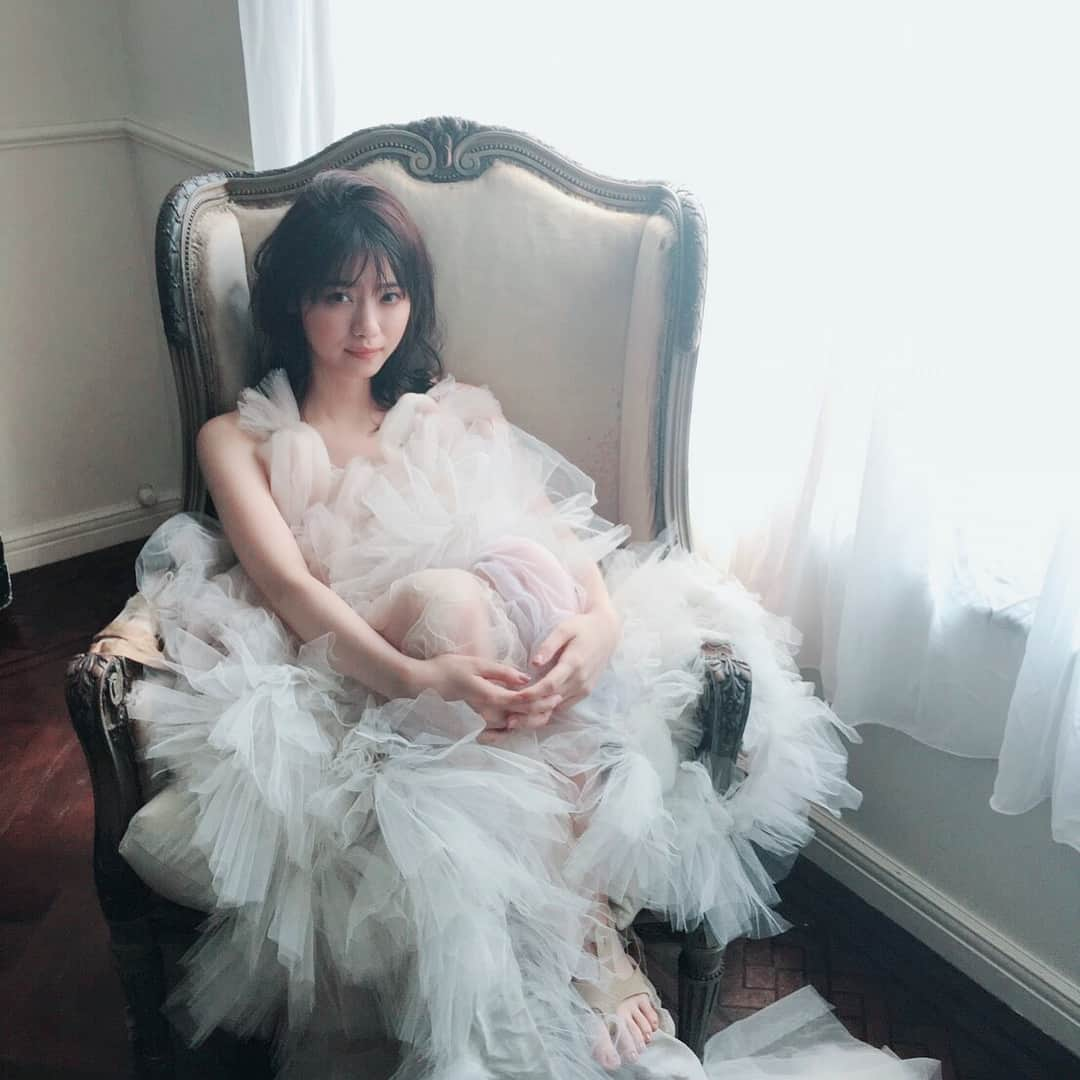 ARAKI SHIROさんのインスタグラム写真 - (ARAKI SHIROInstagram)「ARAKI SHIRO costume for Nanase Nishino(Nogizaka46) in OVERTURE magazine.  6月19日発売のOVERTURE magazine 巻頭グラビアにて、乃木坂46の西野七瀬さんにARAKI SHIRO costumeを提供させて頂いております。普段はシュールなイメージの衣装制作が多いため、アイドルの方にこのような新しい形で衣装を着て頂けて光栄ですし、とても新鮮に映りました。中身もラグジュアリーなグラビアとなっておりますので、お時間ある際に書店にてご覧頂けましたら幸いです。どうぞ宜しくお願い致します。 . . . other cut series styled by @sh0tar0y . . . #ARAKISHIRO#乃木坂46#西野七瀬#OVERTURE#nogizaka46#nishinonanase#japaneseidol#japanesegirl#jpopidol#idol#japanese#japan#music#magazine#fukuoka#衣装#コスチューム#撮影#アイドル#雑誌#ななせまる」7月18日 21時54分 - arakishiro