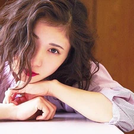 松岡茉優（ファンアカウント）のインスタグラム：「美しい😍 #松岡茉優」