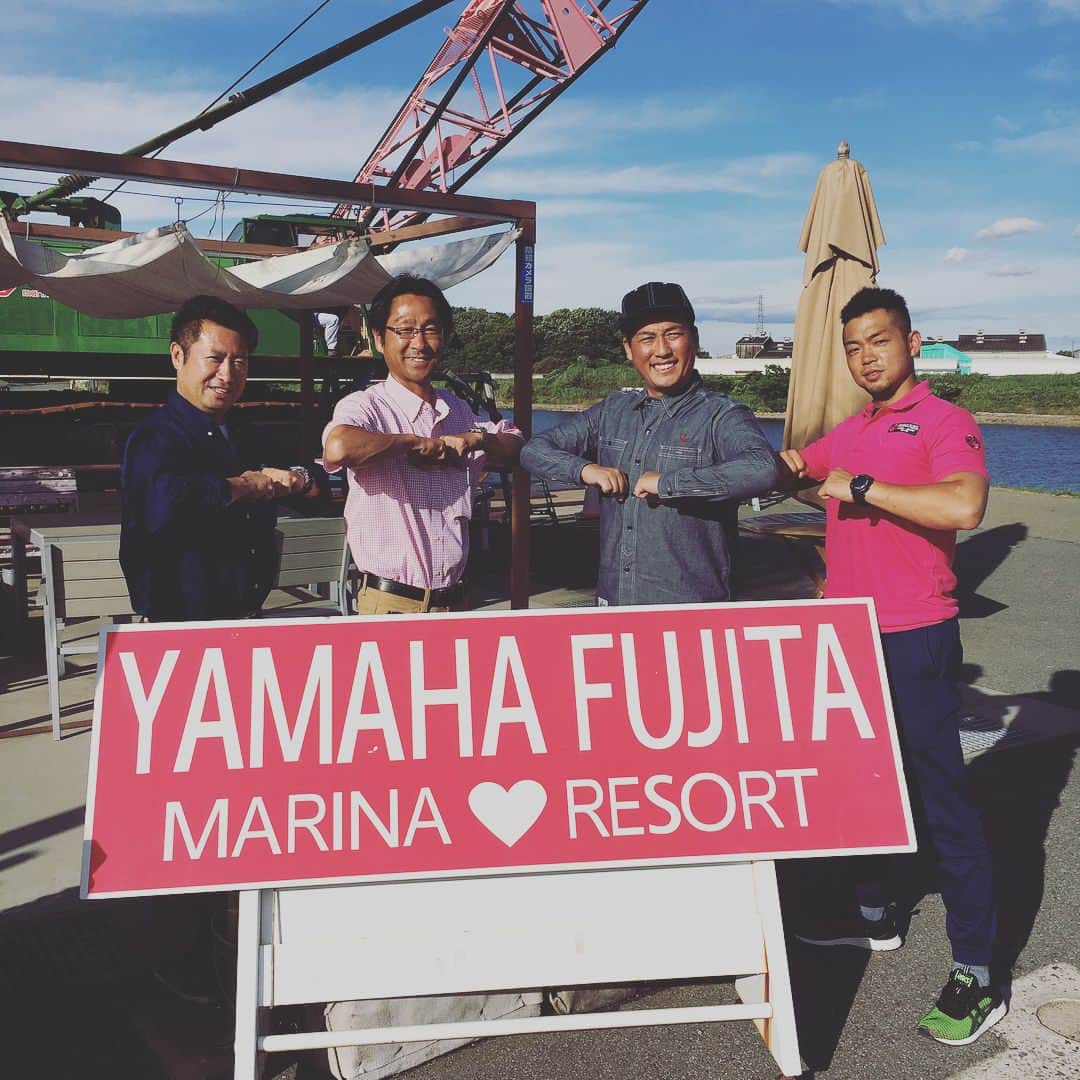 田崎佑一さんのインスタグラム写真 - (田崎佑一Instagram)「この度2級小型船舶操縦士免許を取得しました。兵庫県たつの市にあります、YAMAHA藤田さんでお世話になりました。スタッフの皆さんありがとうございました！詳しくは7/21放送の読売テレビten.「金曜とれたて晩ご飯」をご覧下さい。 http://www.seasea.jp #藤崎マーケット田崎 #船舶免許 #YAMAHA藤田 #関係者の皆さん船のお仕事お待ちしております #クルージング #船長さんと繋がりたい #読売テレビten.」7月19日 15時31分 - tasakipan