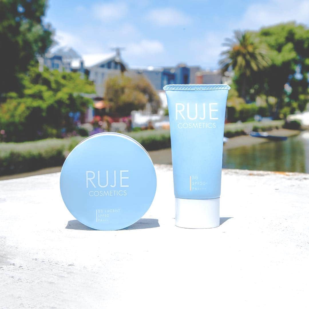 RUJE COSMETICSのインスタグラム：「【SUMMERTIME】 本日、多くの地方で #梅雨明け の発表！ いよいよこれから夏本番☀️ 太陽に負けない、理想のベースメークをRUJEで仕上げよう♪ ⠀⠀ #RUJE #ルジェ #ベースメイク #BBクリーム #uvカット #sunshine #sun #beach #skincare #july #夏本番 #basemake @ruje_official」