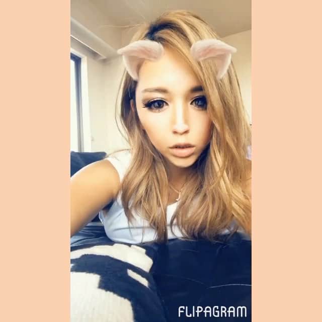 倖田梨紗のインスタグラム：「化粧の動画アップしてる人の見ると簡単そうなのに、やってみると難しい😩@yuuri_fukuse さんの化粧がすごい@ダブルライン て難しい」