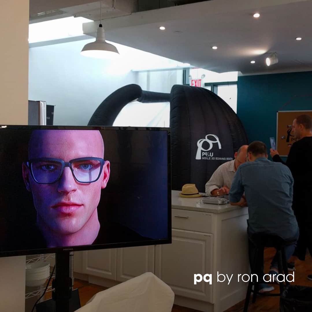 ピーキュー アイウェアのインスタグラム：「At @sosa_global in New York, the exclusive preview of our customized frames. Whatch the photos of the event!」