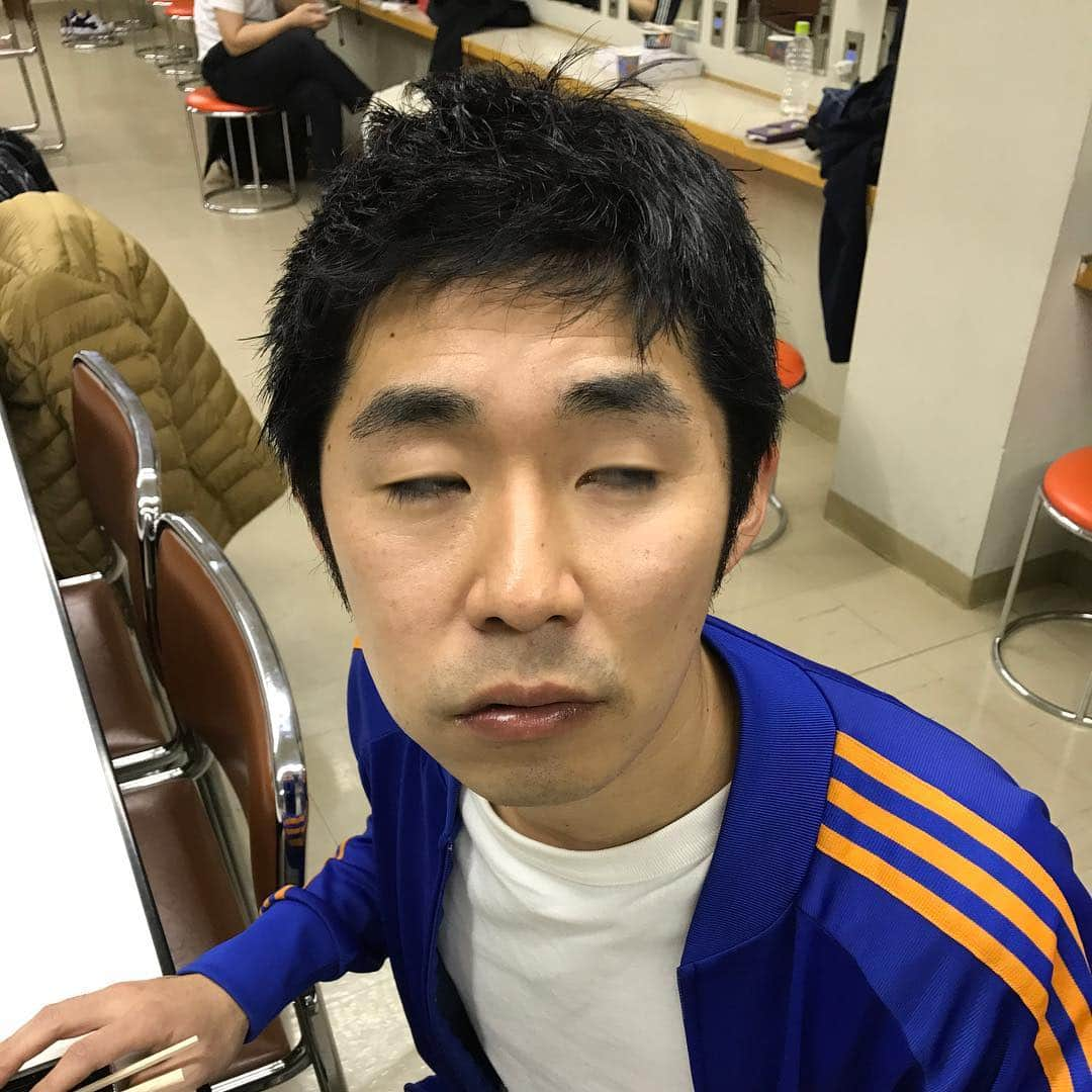 井本貴史さんのインスタグラム写真 - (井本貴史Instagram)「#ベスト半目ショット #thebestphotoofeyespartlyopen #一番素晴らしい半目の写真 #連写で撮って #イケてる半目を選ぶ #しずる池田 #俺は #この男に #非常に #のびしろを感じている #いつか #どデカイ事を #やってくれる #と勝手に思っている #それが #お笑いで #なのか #違う事でなのかは #わからないが #俺はこの男に #かなり期待している #はずなのに #… #… #… #半年前に撮った #半目を今載せる #撮ったことすら忘れてた #池田よ #期待してるぞ ‼︎ #どうぞお元気でご活躍されますように」7月21日 8時54分 - inomototakafumi