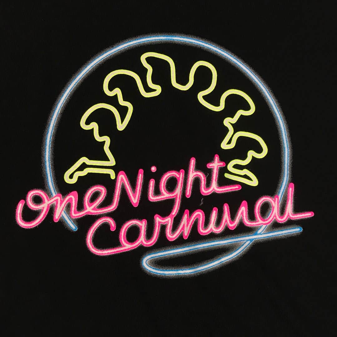 綾小路翔さんのインスタグラム写真 - (綾小路翔Instagram)「One Night Carnival NEON Tシャツ。可愛い。 #氣志團 #氣志團万博 #氣志團万博2017  #房総与太郎爆音マシマシロックンロールチョモランマ #グッズ #OneNightCarnival #バックプリントは #夜露死苦」7月21日 18時55分 - showayanocozey