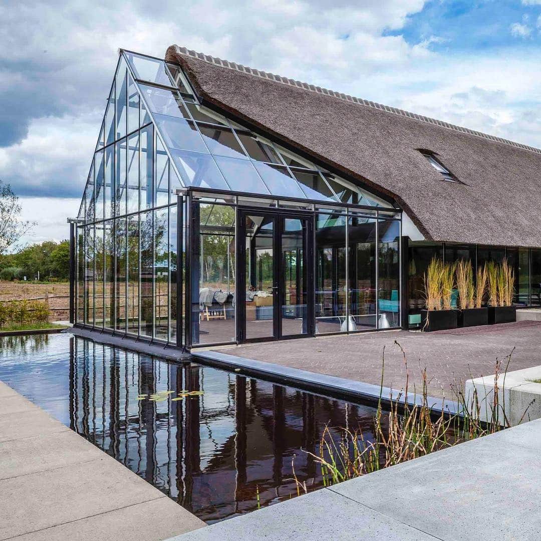 Architecture - Housesさんのインスタグラム写真 - (Architecture - HousesInstagram)「Modern Countryside Villa by Maas Architecten Location: #netherlands --- #architecture #architect #art #designer #design #modern #home #instahome #instadesign #home #homedesign #homes #luxuryhome #luxury #villa #modern #modernhome #pool #glasses #glas #homestyle #architectureporn #arquitectura #diseño #interior #lights --- All rights reserved to their respective owners.」7月21日 20時23分 - _archidesignhome_