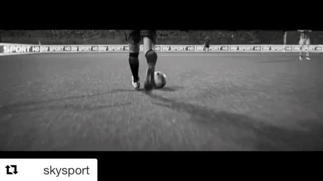 アレッシオ・ロマニョーリのインスタグラム：「Il calcio italiano riparte da tutti noi... #nuovoinizio @skysport」