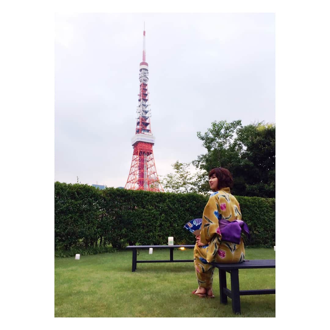 森下紀子さんのインスタグラム写真 - (森下紀子Instagram)「. 昨日はザ・プリンス パークタワー内にある、 SUZUMUSHI CAFEで、 浴衣を着付けてもらって、 鈴虫の鳴き声を聞きながら線香花火。 . 束の間の夏らしい時間♡ . #SUZUMUSHICAFE #スズムシカフェ  #浴衣 #yukata」8月19日 19時01分 - noriko_morishita_