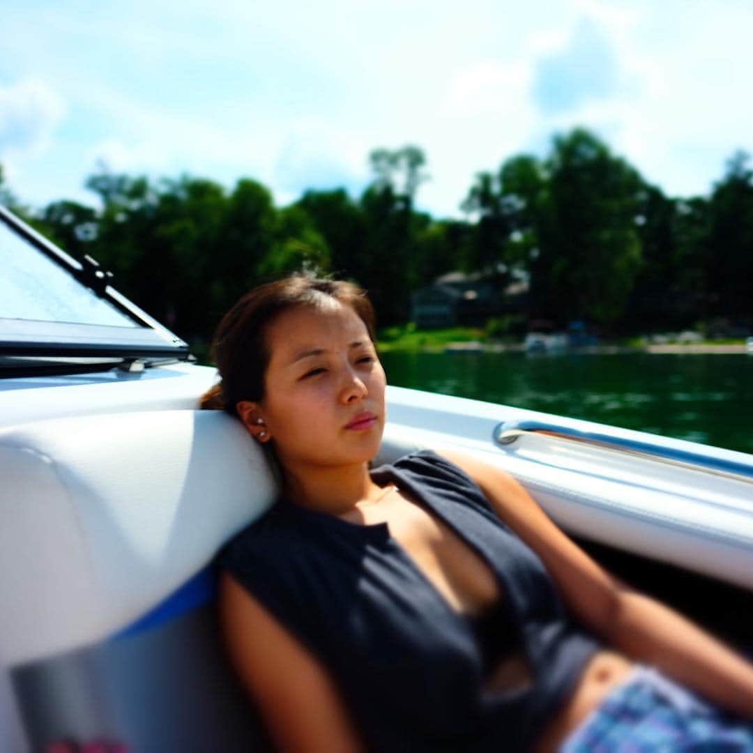 ミン・ユラのインスタグラム：「🛥❤️」