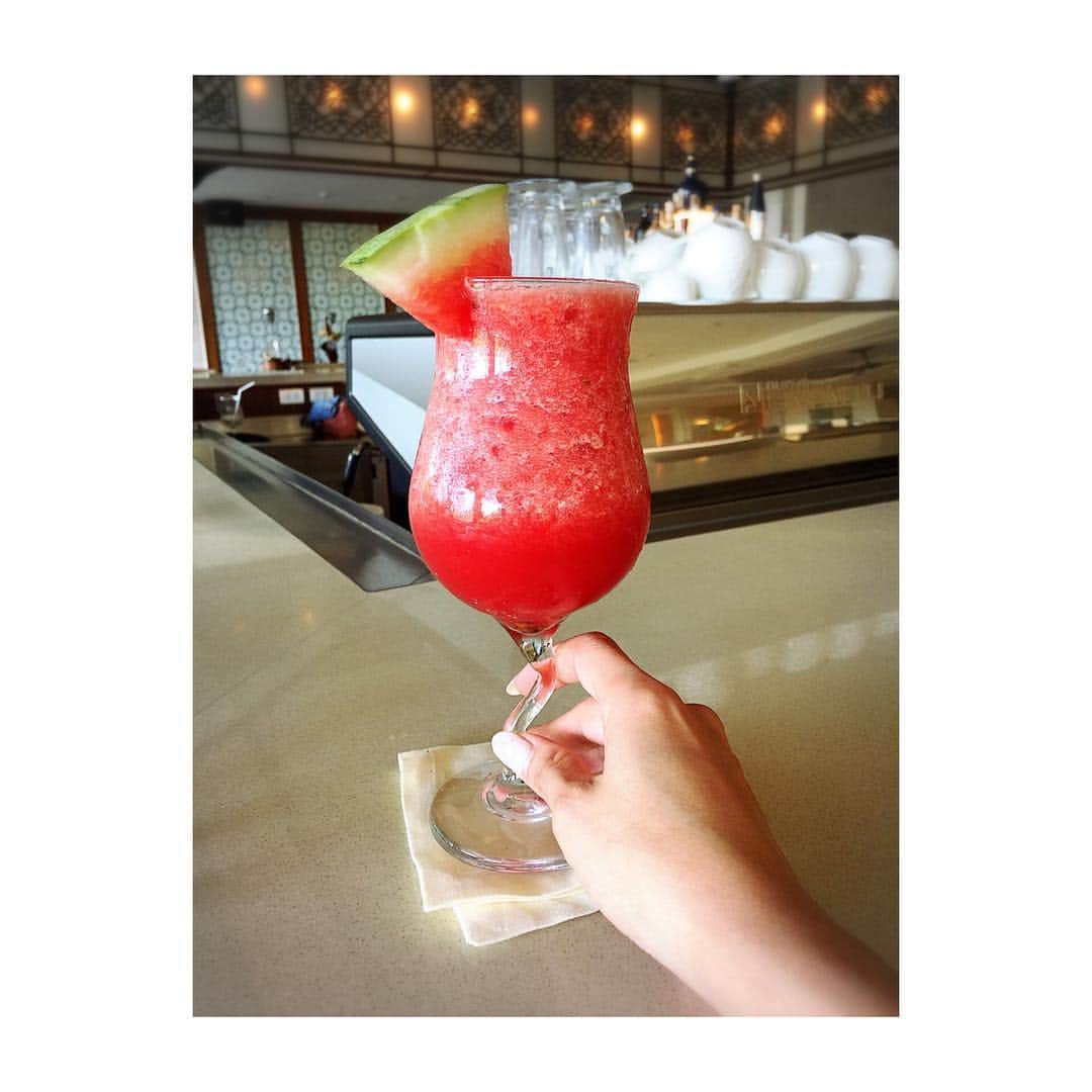 のインスタグラム：「Watermelonジュースは間違いない美味しさ🍹  #ceb #海 #シュノーケル #セブ島 #海遊び #beach #ビーチ #beachstyle #summerstyle #熱帯魚 #🐠#海綺麗 #景色綺麗 #景色最高 #パンダノン島 #pandan #pandanisland #japanesegirl #sexy #sunshine #beautifulsky #beautifulview」