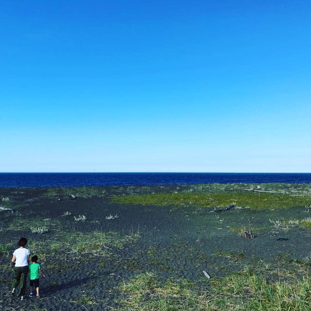 栗原心平さんのインスタグラム写真 - (栗原心平Instagram)「夏のオホーツク海は少し寂しげでした。 でも雄大で素晴らしいところでした！ 今日東京に帰りま〜す！！ #栗原心平 #北海道 #オホーツク #紋別郡 #サロマ湖 #佐呂間 #三里浜」8月16日 13時17分 - shimpei_kurihara