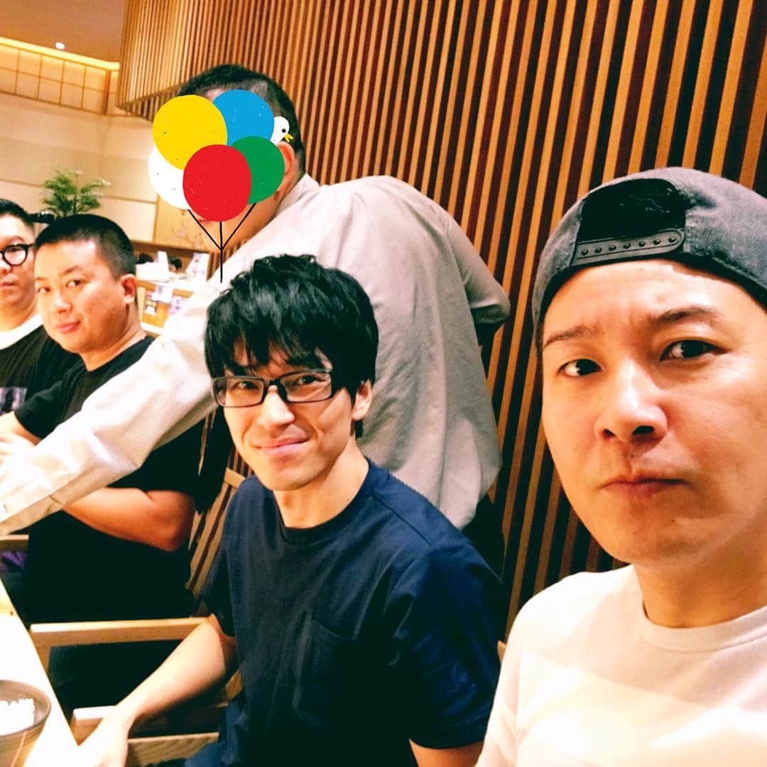 長田庄平のインスタグラム：「同期飯 #長谷川より店員さんの方が写ってる #幕張 #イオン #トンカツ」