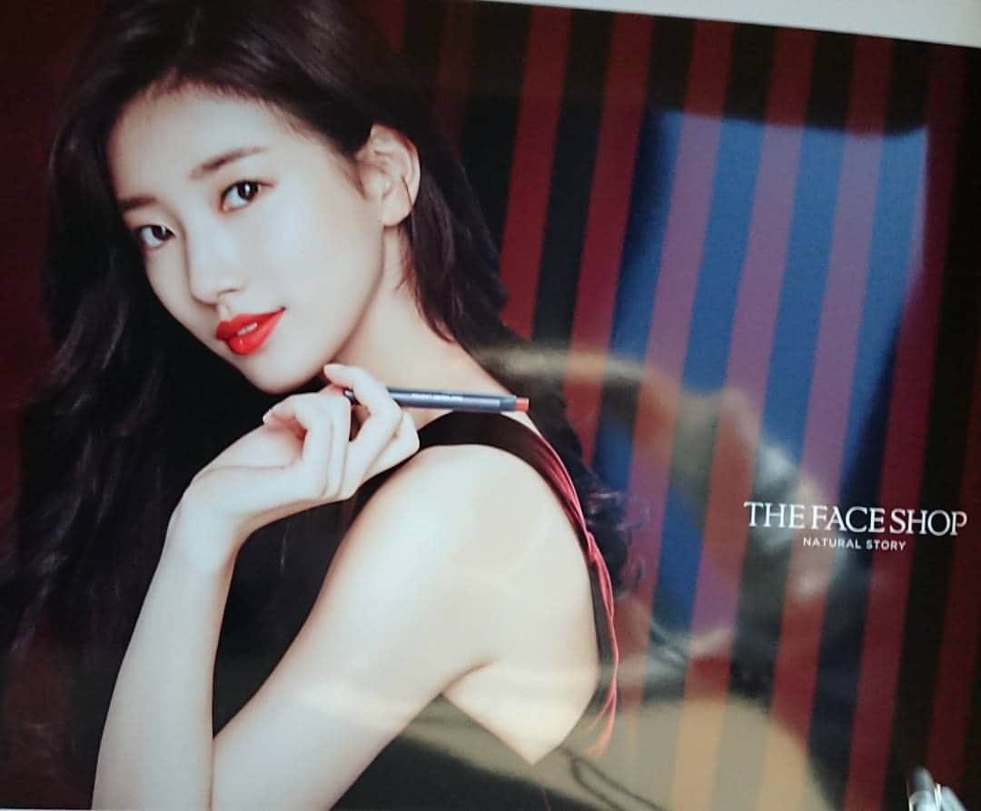 ペ・スジさんのインスタグラム写真 - (ペ・スジInstagram)「#thefaceshop 💋💄」8月16日 13時02分 - skuukzky