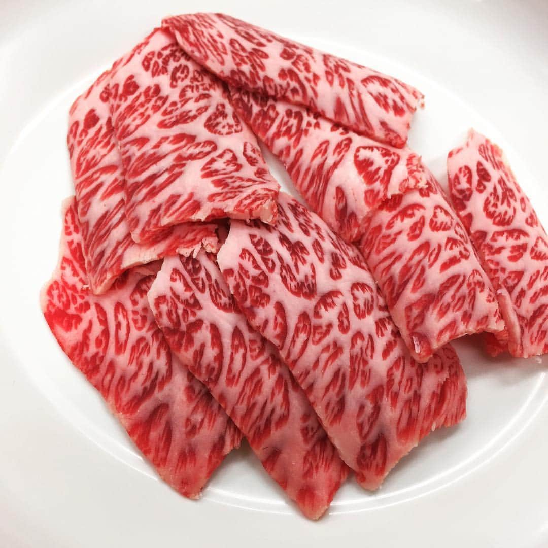 KITCHEN DINING Lien（リアン）のインスタグラム：「国産和牛大阪ウメビーフ旨し❗️ 本日より数量限定メニューです。 #肉#限定#川西能勢口 #リアン」