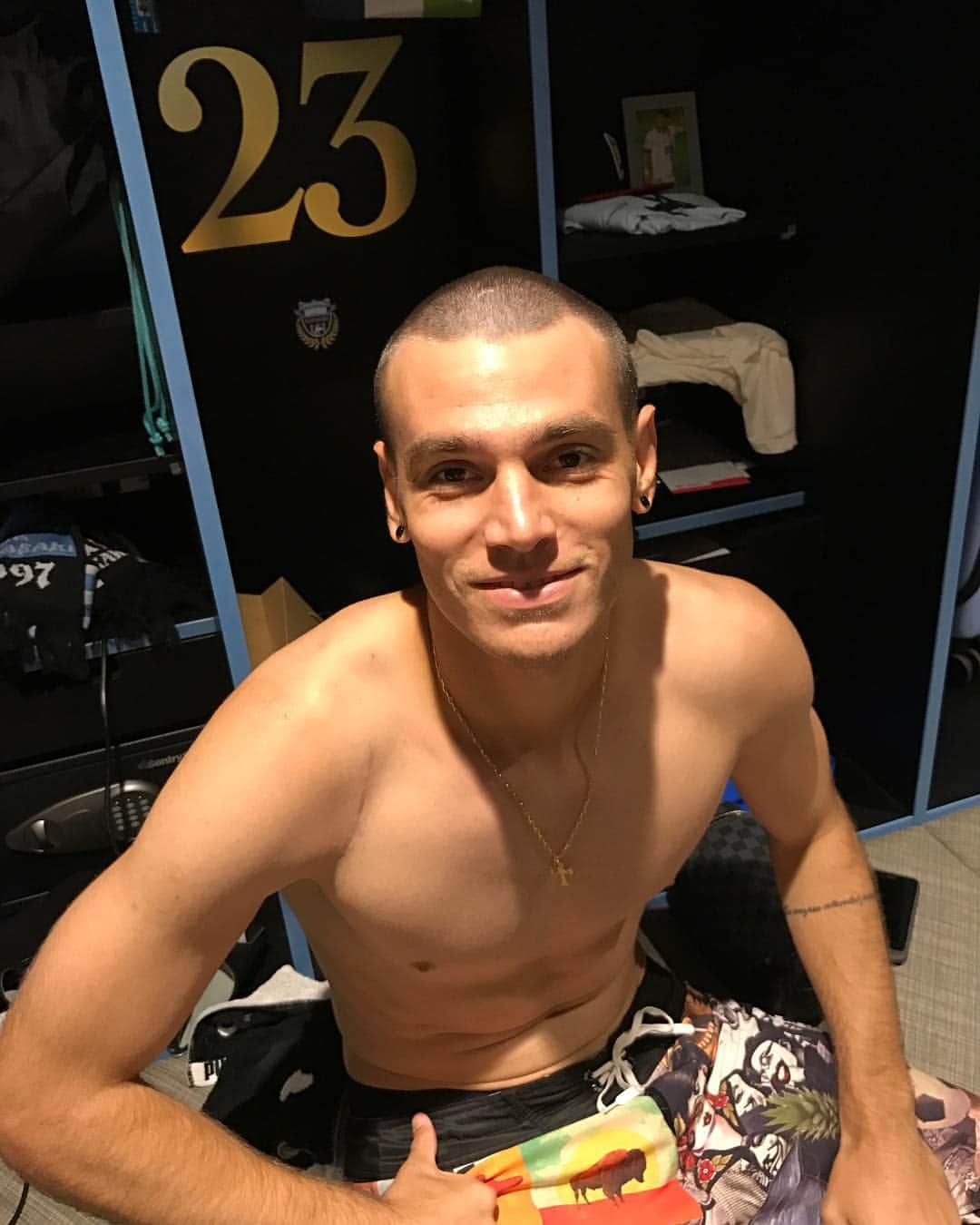 武岡優斗さんのインスタグラム写真 武岡優斗instagram 触り心地抜群 エドゥ エドゥ女子に捧げる1枚 エドゥ女子が喜ぶやろ まさかの坊主 イケメン は 坊主にしてもイケメン 触り心地 ハンパない 真っ先に 頭触りました 坊主にびっくり 謎の坊主 あなた