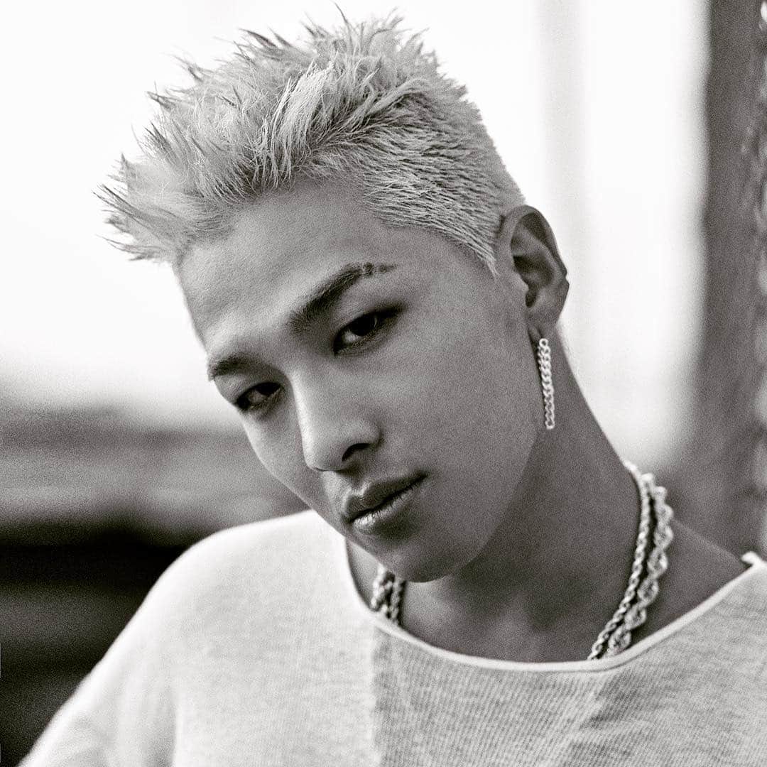 SOLさんのインスタグラム写真 - (SOLInstagram)「💥#WHITENIGHT #白夜 Out now!! 💥」8月16日 18時08分 - __youngbae__