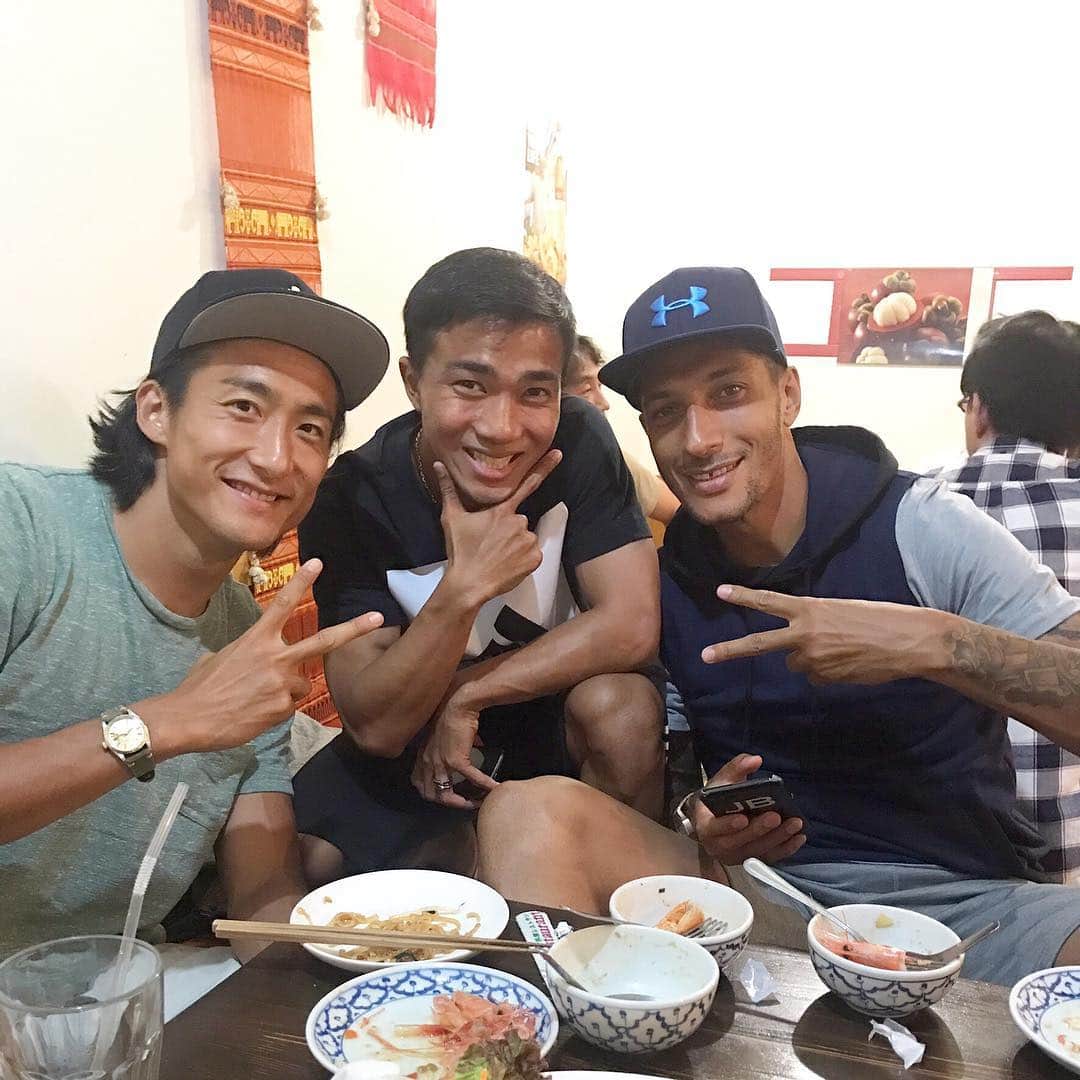 都倉賢のインスタグラム：「タイ料理美味しかった😊」