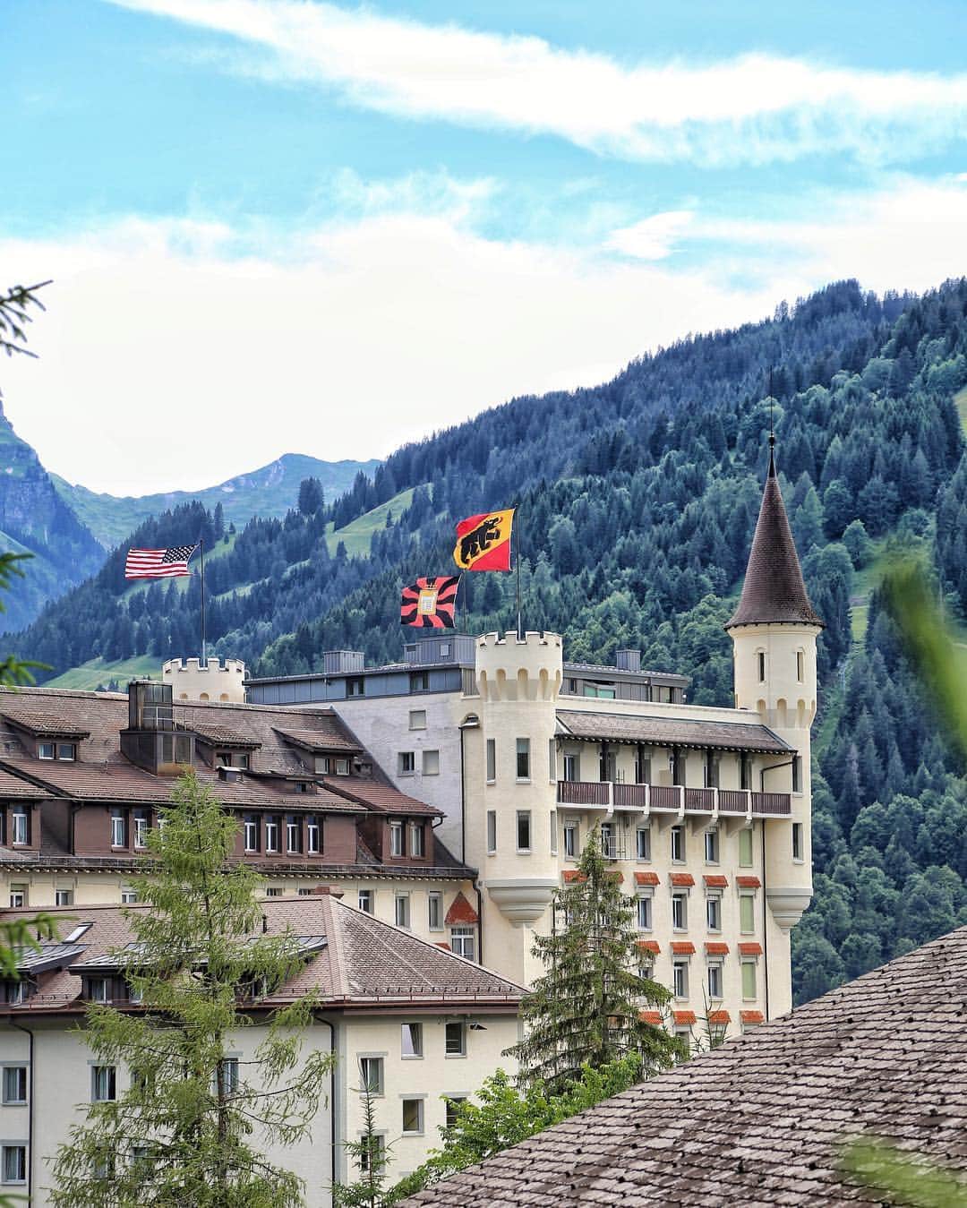 missjetsetterのインスタグラム：「Palace & mountain views in Gstaad, Switzerland with @preferredhotels 🏰 After spending the last two weeks recovery from surgery, I can't help but wish I were back in Switzerland enjoying summer⛰ Luckily we just landed in our 53rd country & can't wait to start exploring🤗 Stay tuned to see where we are this week✈️🌴 #PHRinSwitzerland」