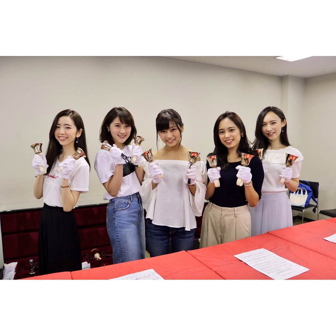 内田侑希さんのインスタグラム写真 - (内田侑希Instagram)「[ハンドベル🔔] ハンドベルの練習してきました😇初めてだったけど、教えてもらってなんとかできました🎵 * * みんなで合わせたときに一曲が完成する感じ…中学時代の吹奏楽を思い出しました〜☺️🌈ちなみにトランペットを吹いてました🎺🎵 * * それでは👋💕良い1日を😉🍀 * * #misssophiacontest#上智#ミスコン#ミスソフィア#2017#miss#misssophia#上智大学#内田侑希#上智ミスコンno4」8月17日 10時31分 - miss_sophia_no4