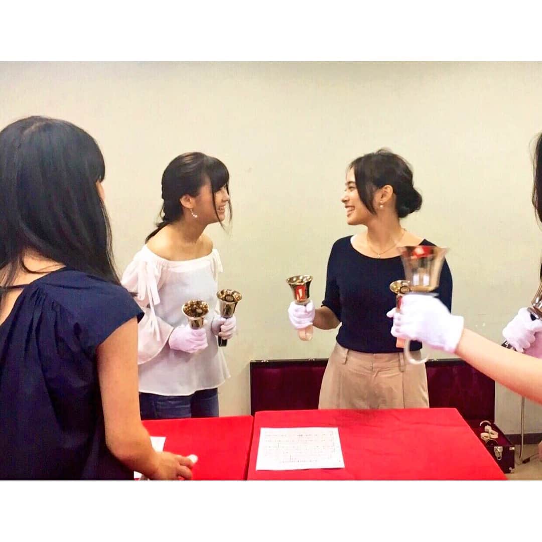内田侑希さんのインスタグラム写真 - (内田侑希Instagram)「[ハンドベル🔔] ハンドベルの練習してきました😇初めてだったけど、教えてもらってなんとかできました🎵 * * みんなで合わせたときに一曲が完成する感じ…中学時代の吹奏楽を思い出しました〜☺️🌈ちなみにトランペットを吹いてました🎺🎵 * * それでは👋💕良い1日を😉🍀 * * #misssophiacontest#上智#ミスコン#ミスソフィア#2017#miss#misssophia#上智大学#内田侑希#上智ミスコンno4」8月17日 10時31分 - miss_sophia_no4