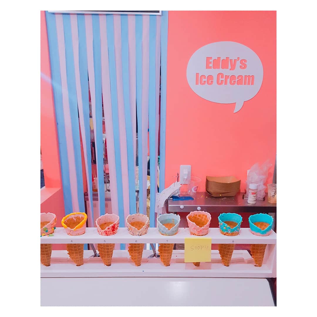 野呂佳代さんのインスタグラム写真 - (野呂佳代Instagram)「とても並んだ🍦 #eddysicecream  #原宿  #icecream  #人気  #pink  #friends」8月17日 18時50分 - norokayotokyo