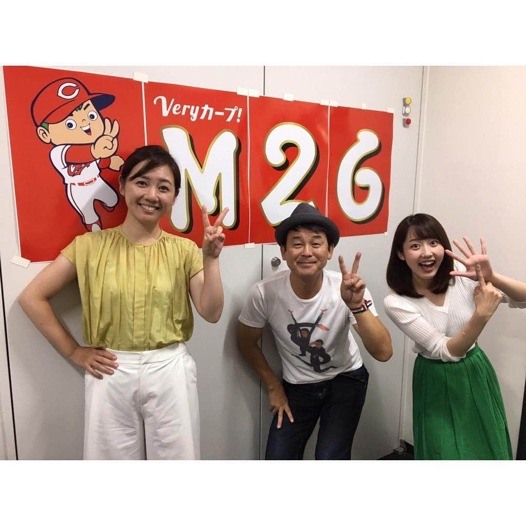 河村綾奈のインスタグラム：「#カープ #マジック26 ⚾︎ 横山さん泉水さんと一緒に(*^^*) 自分の担当曜日でもないのに いつもちゃっかり映ってすみません。 #ごぜん様さま . 高校野球、広陵高校も秀岳館とのナイスゲームの末 勝利！ 最後まで目が離せませんでした。 広陵高校の校歌、こっそり好きです。 3回戦でも聴けますように✨」