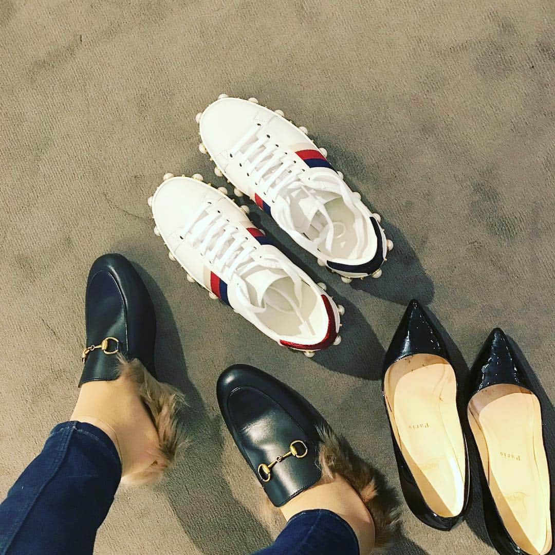 石川晶子（あきぽよ）さんのインスタグラム写真 - (石川晶子（あきぽよ）Instagram)「めっちゃ迷ったやつ😳  #gucci #スニーカー #ぺたんこ靴 #かわいい」8月17日 15時28分 - i_am____aki