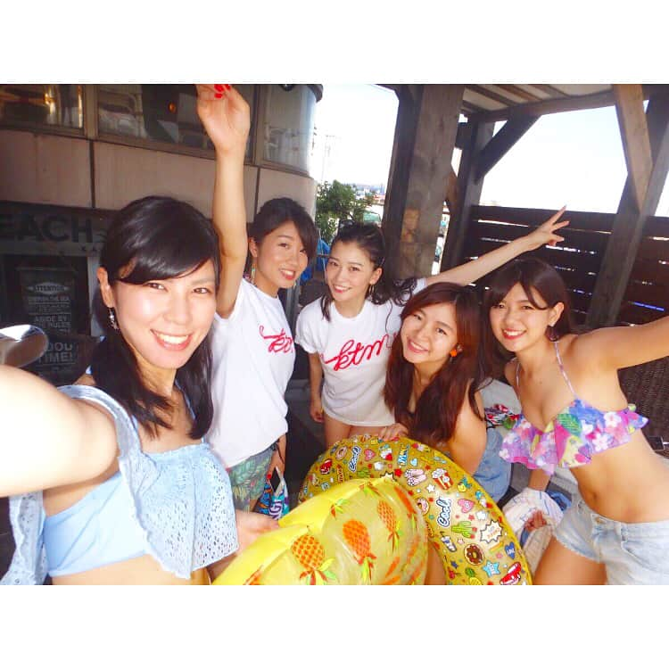 陽菜えみるさんのインスタグラム写真 - (陽菜えみるInstagram)「. sea party..,🍉🌴 🤙🤙🤙🤙🤙 . . #由比ヶ浜 #海 #海の家 #フォトジェニック  #インスタ映え #楽しかった #サマダイ #海で #ご飯飲み #癒し #常夏娘 #ジェットスキー #満喫 #大満足 #summer #instagramdaily #vacation #sea #swimwear #beachhouse #jetski  #surfing #skateboarding #shonan #japan #girl #friends #lovemygirls #thanks」8月17日 16時07分 - emiru_haruna