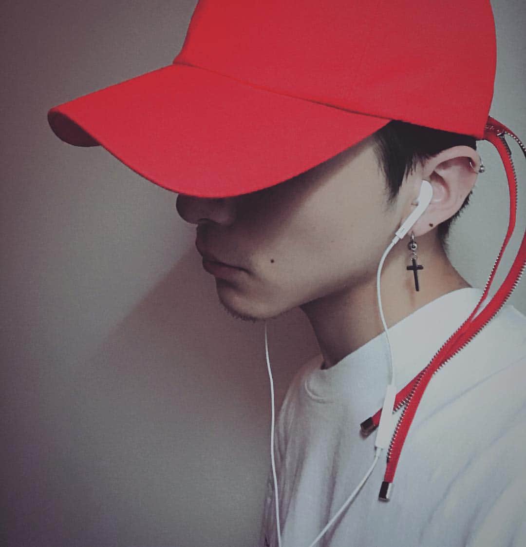 SHOGOのインスタグラム：「red.  #instagood #셀스타그램」