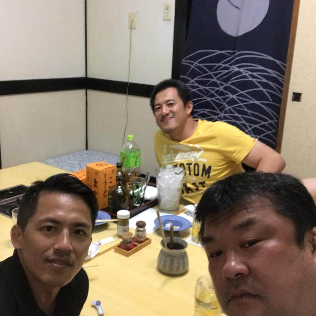 吉田秀彦のインスタグラム：「天理合宿、最後の食事は男三人！ #野村忠宏 #穴井隆将」