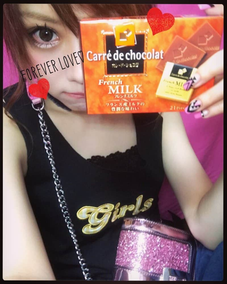 田中れいなさんのインスタグラム写真 - (田中れいなInstagram)「. 🍫🍫🍫🍫🍫🍫🍫🍫 森永  カレ･ド･ショコラ フレンチミルク💓💓💓 . 全部で５種類あるよ♡ showroomで食リポしました☺️ YouTubeに近々あがると思うので見てください😍 ｢LoVendoЯﾁｬﾝﾈﾙの中の｢田中れいなのshowroom｣です!!｣ ✽+†+✽――✽+†+✽――✽+†+✽―― #今日のチョコレート #chocolate #morinaga  #森永  #カレドショコラ  #れーなの今日のチョコレート」8月18日 14時52分 - tanakareina.lovendor