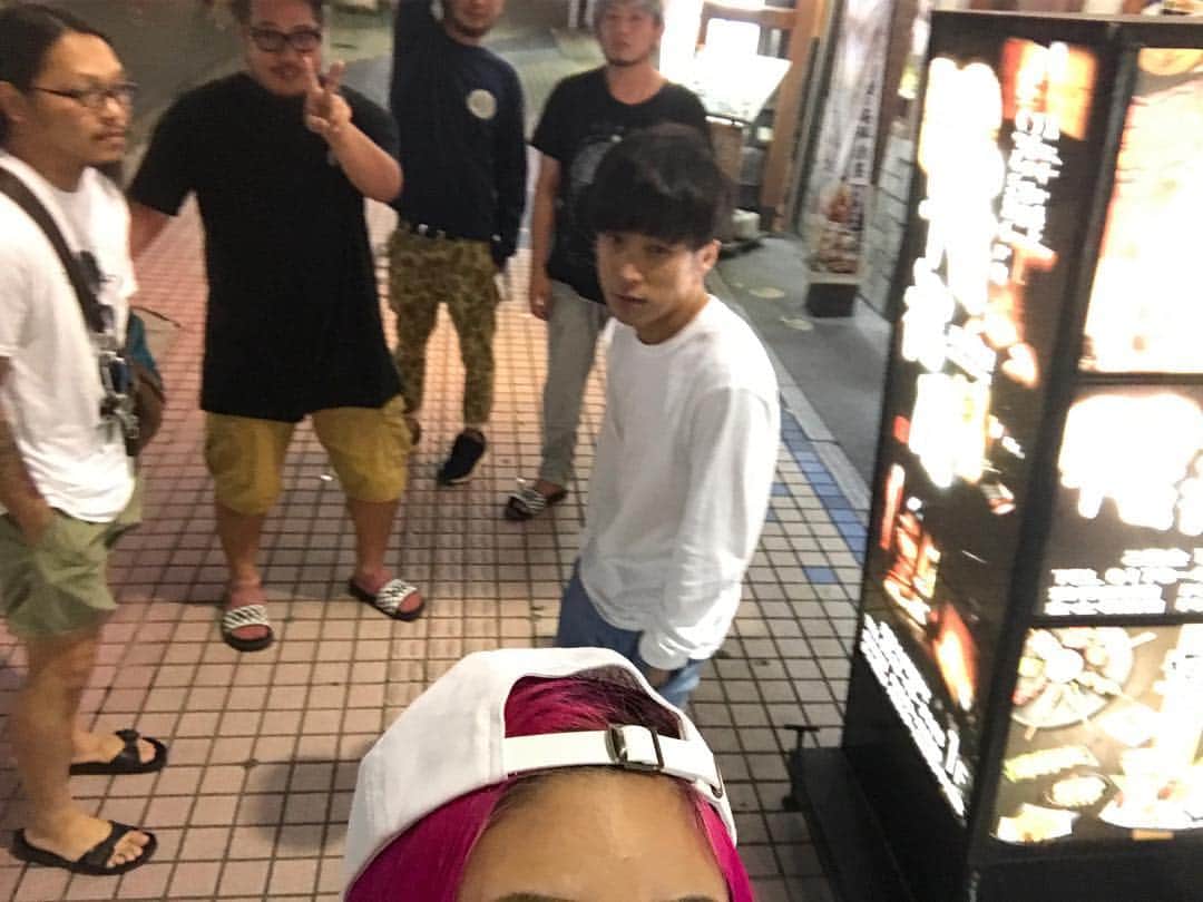 あやぺたのインスタグラム：「今年も夏に八戸に帰ってくることができたよ！！！ 明日、八食サマーフリーフェスティバル1バンド目、よろしくお願いします！  #写真下手すぎ #八戸好きすぎ #みろく横丁最高すぎ  #countryyard  #shank #wiredrecords  #dizzysunfist」